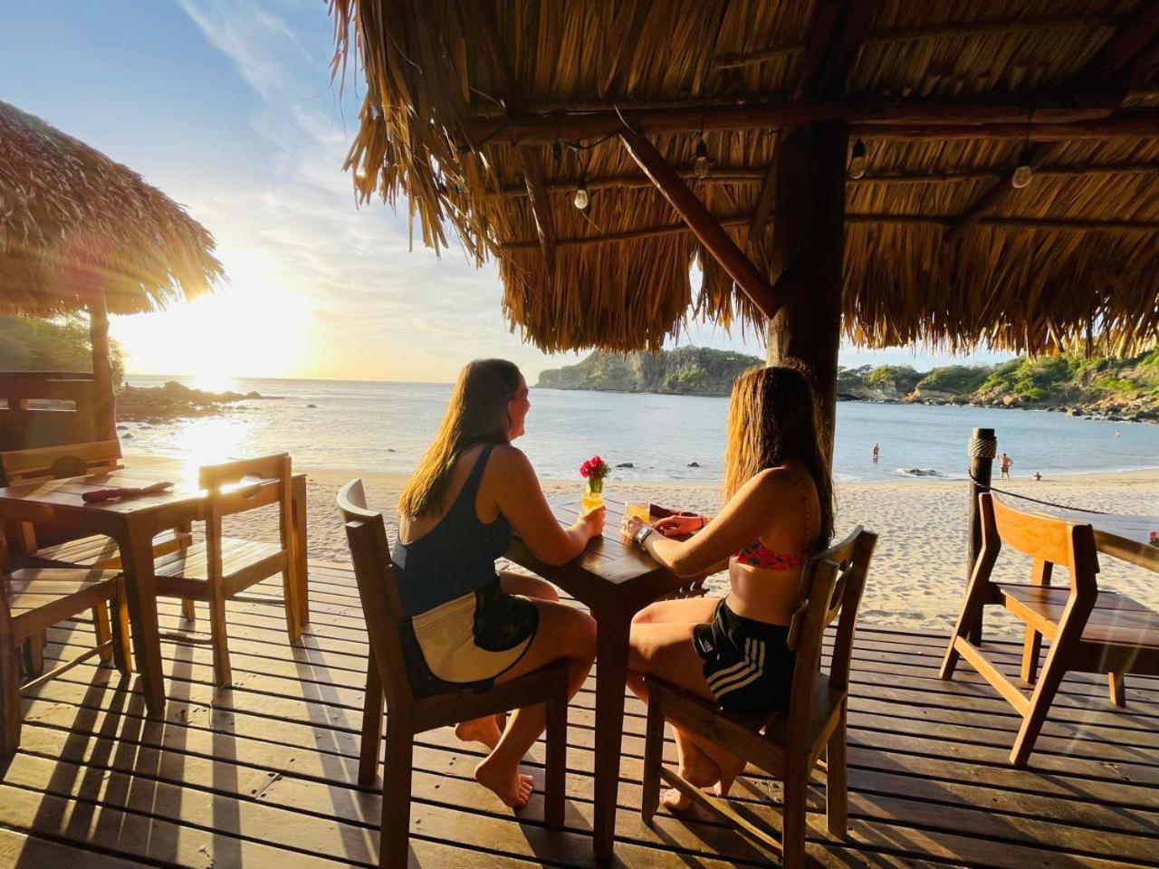 Aqua Oceanfront Hotel Resort El Gigante المظهر الخارجي الصورة